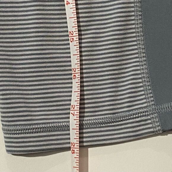 Women's Gap Fit Eclipse Gray Striped X Small Leggings Activewear - Picture 9 of 10